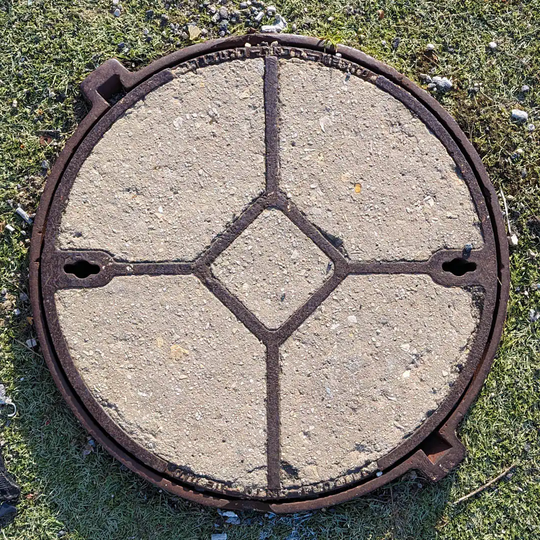 Manhole Cover in Haifa, Israel. Photo by Yuri Matrosovich