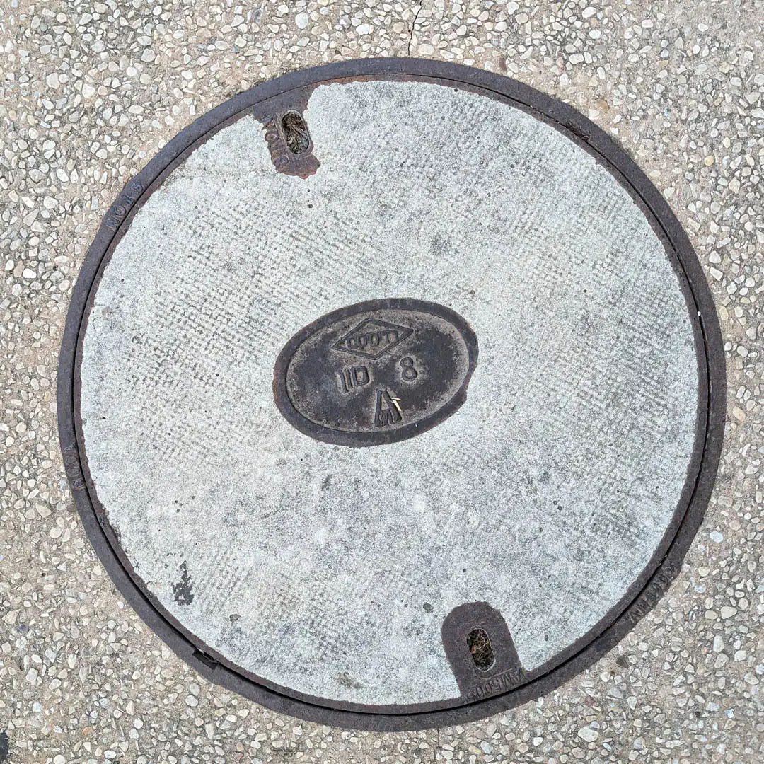 Manhole Cover in Haifa, Israel. Photo by Yuri Matrosovich