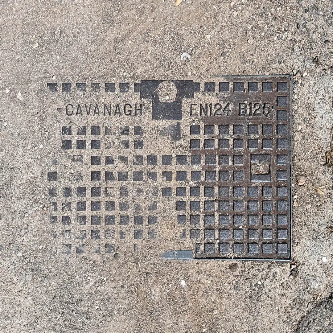 Manhole Cover in Haifa, Israel. Photo by Yuri Matrosovich