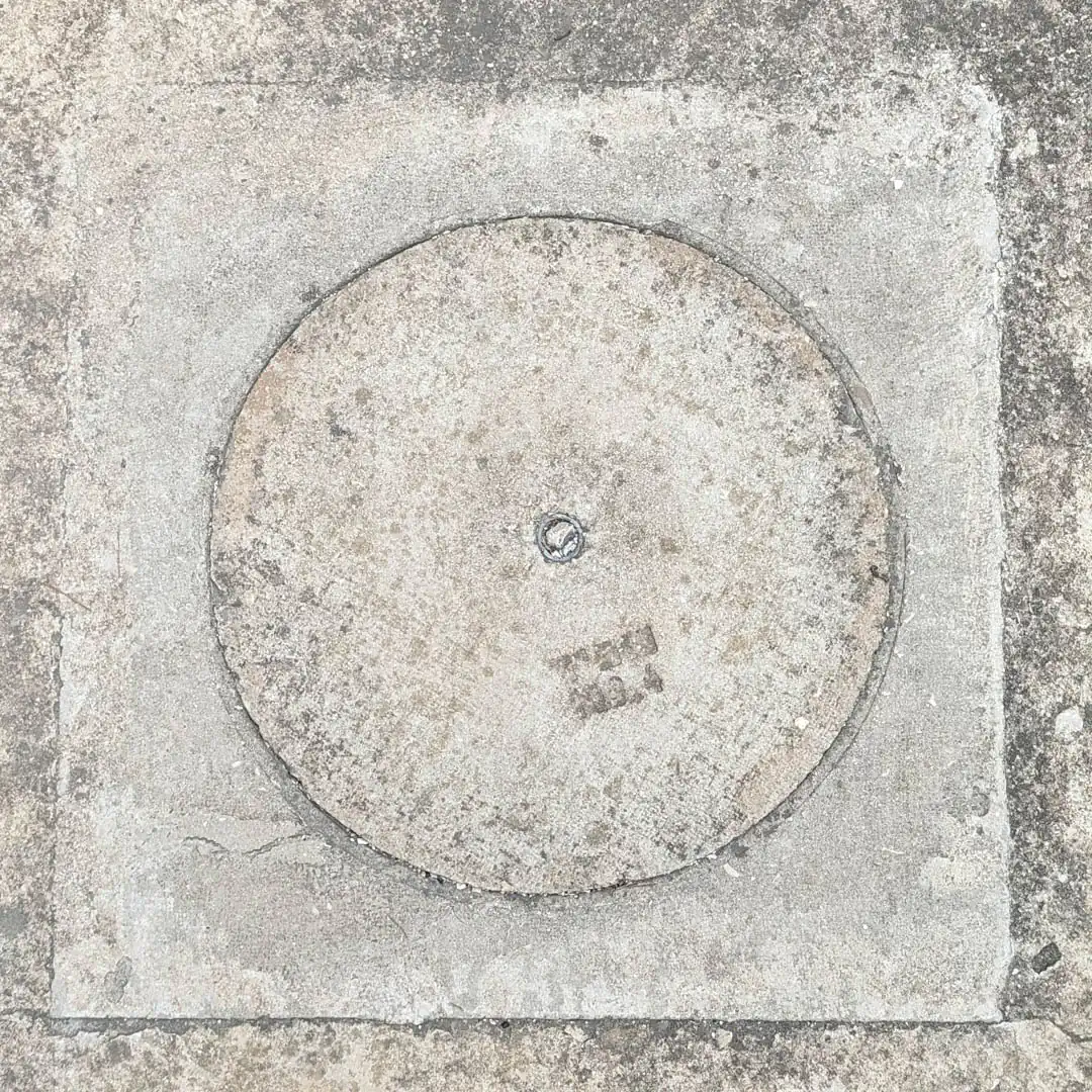 Manhole Cover in Haifa, Israel. Photo by Yuri Matrosovich