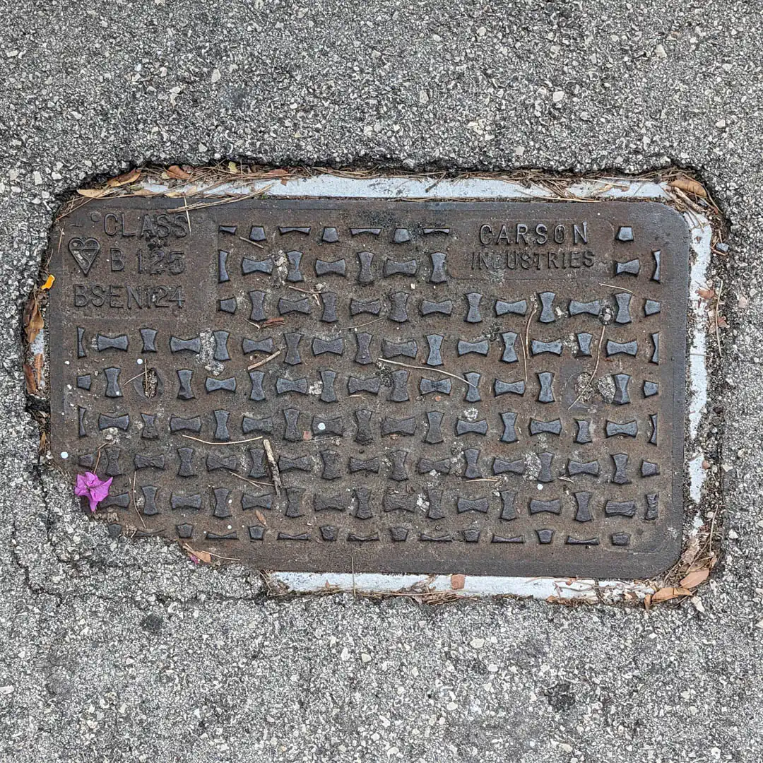 Manhole Cover in Haifa, Israel. Photo by Yuri Matrosovich