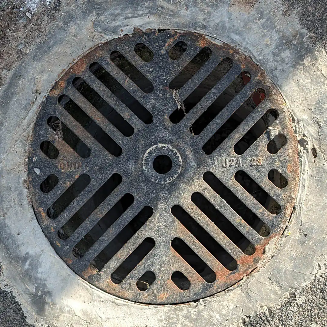 Drainage Manhole Cover in Haifa, Israel. Photo by Yuri Matrosovich