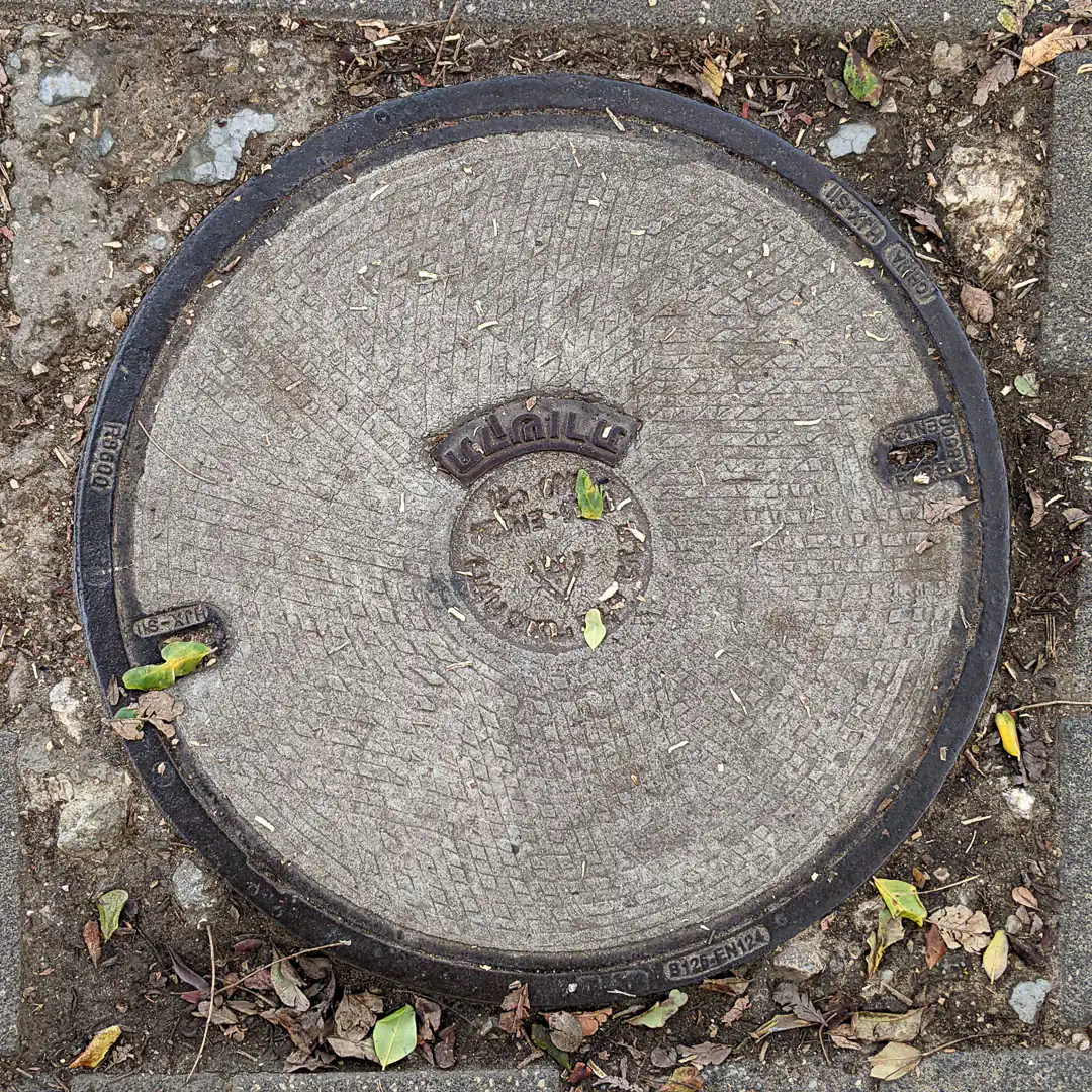 Cable Manhole Cover in Haifa, Israel. Photo by Yuri Matrosovich