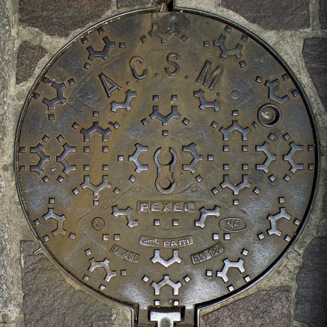 ACSM Manhole Cover in Como, Italy. Photo by Yuri Matrosovich
