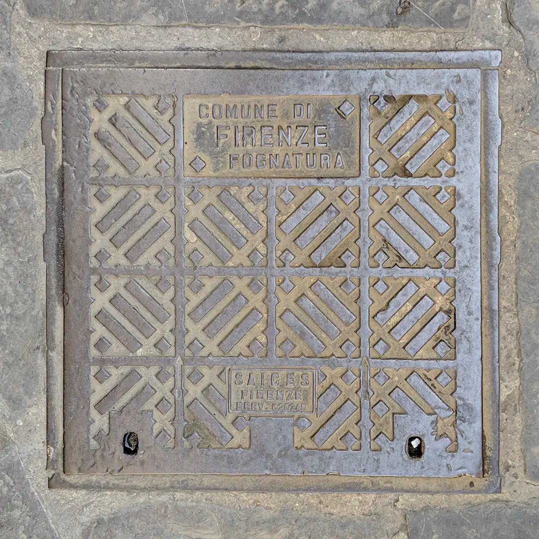 Comune di Firenze Fognatura Manhole Cover by Saices in Florence, Italy. Photo by Yuri Matrosovich