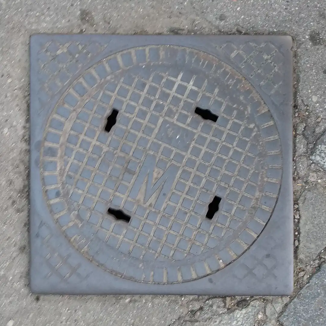 Sewerage Manhole Cover by L. Steinfurt in Kaliningrad, Russia. Photo by Yuri Matrosovich