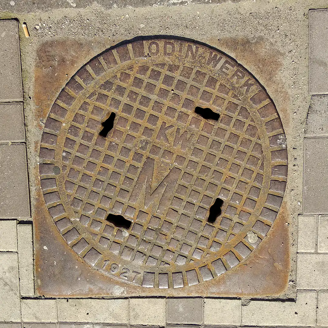Sewerage Manhole Cover by Odinwerk in Kaliningrad, Russia. Photo by Yuri Matrosovich
