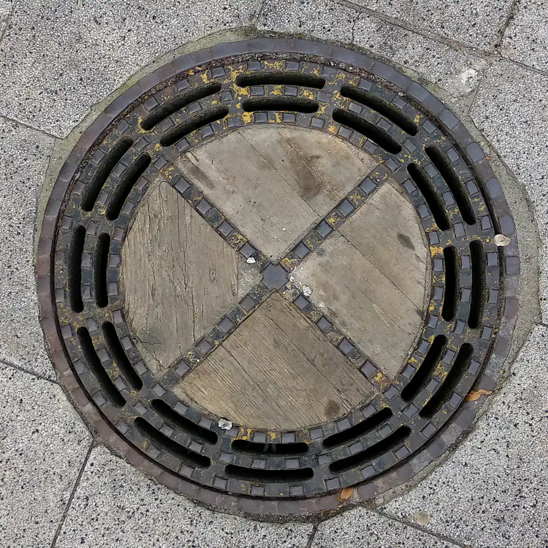 Manhole cover preserved since the time of East Prussia