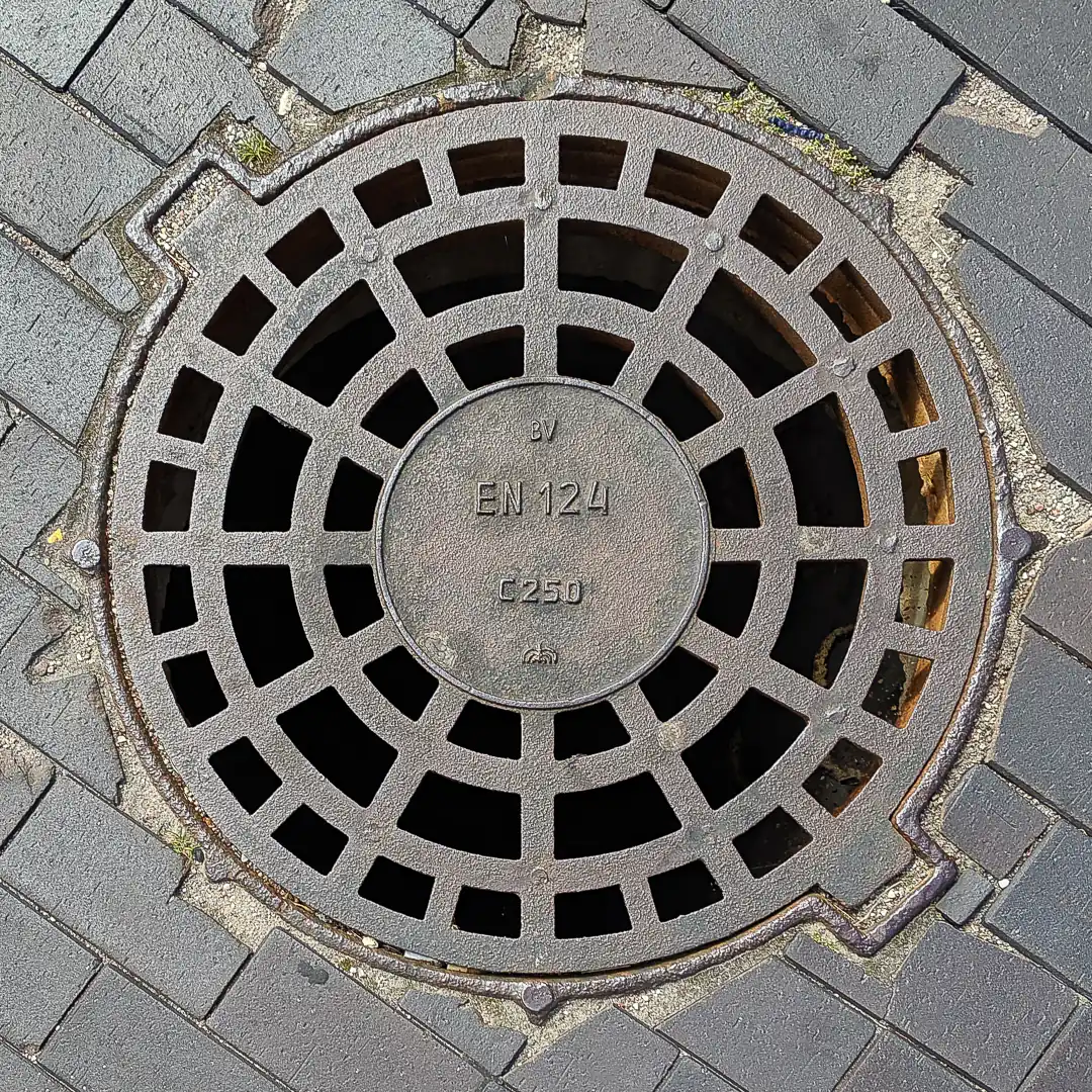 Drainage Manhole Cover in Svetlogorsk, Russia. Photo by Yuri Matrosovich