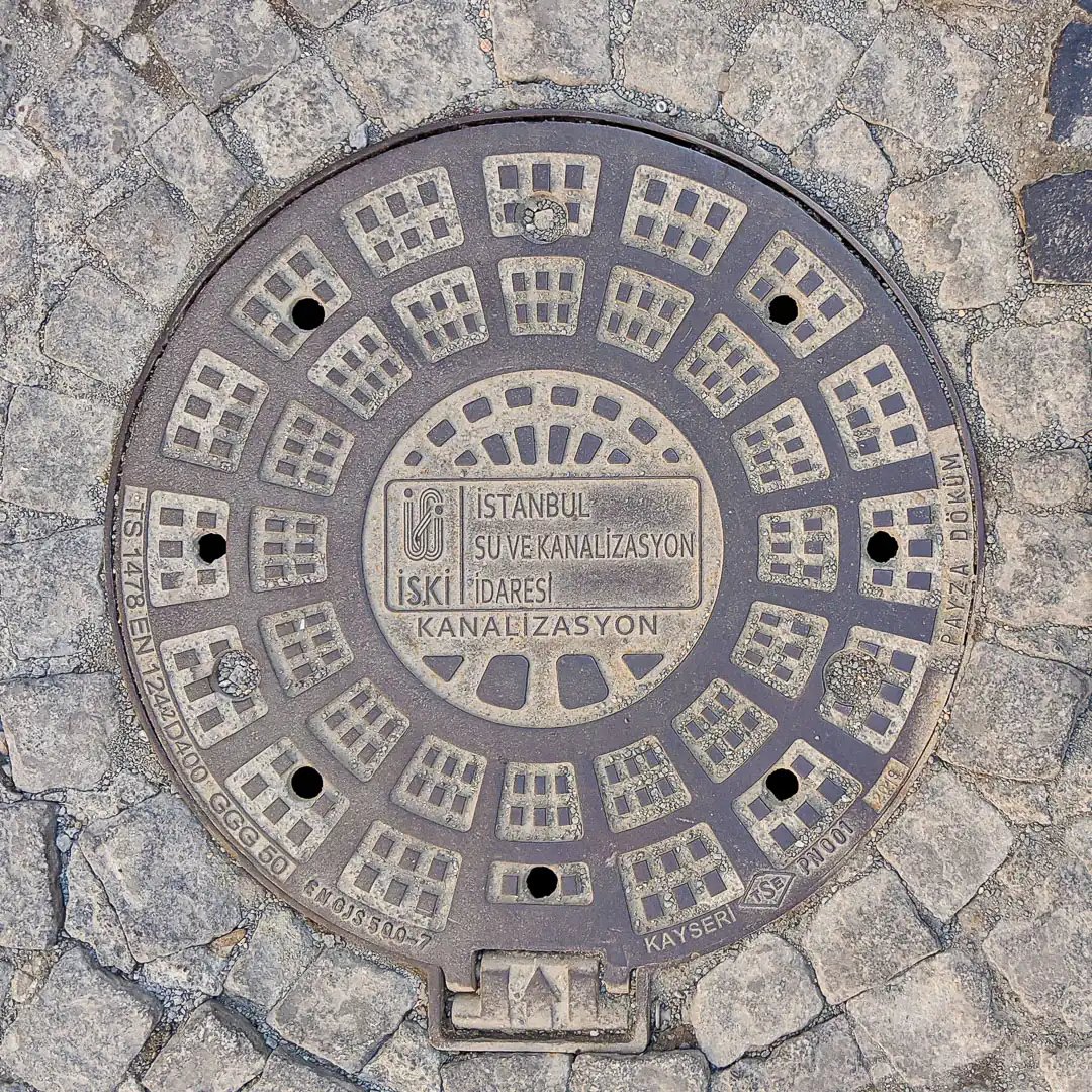 Sewerage Manhole Cover by Payza Döküm in Istanbul, Turkey. Photo by Yuri Matrosovich