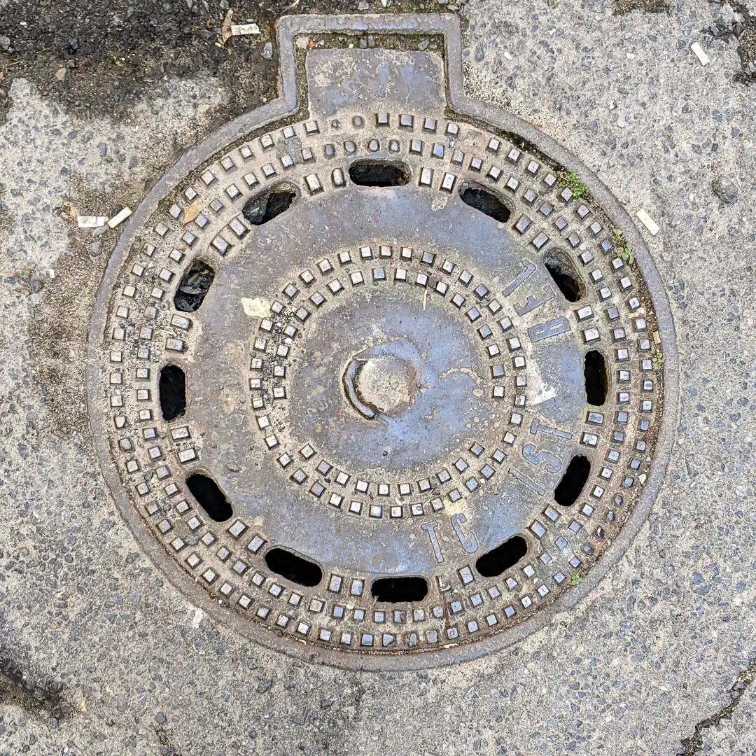 Manhole Cover in Istanbul, Turkey. Photo by Yuri Matrosovich